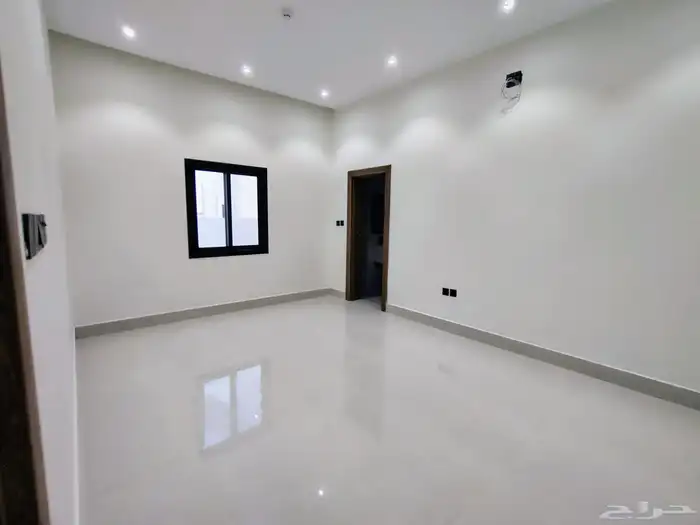 شقه جديدة للايجار فى المهديه 4 غرف وصاله السعر 35 الف دفعتين 4