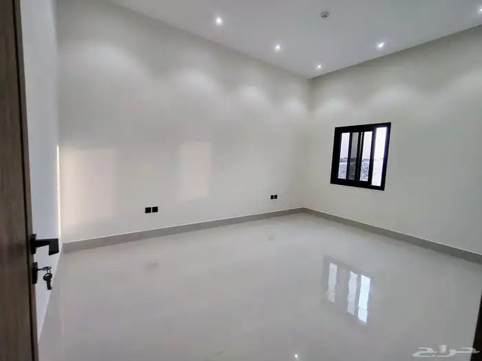 شقه جديدة للايجار فى المهديه 4 غرف وصاله السعر 35 الف دفعتين 9