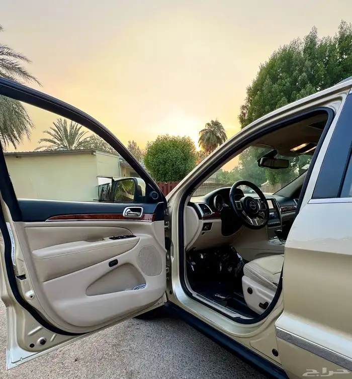 جراند شيروكي مخزن و مصين و نظيف 12