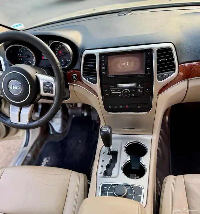 جراند شيروكي مخزن و مصين و نظيف 23