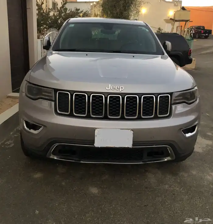 جراند شيروكي ليمتيد 2018 فل كامل ممشي قليل وكاله 9