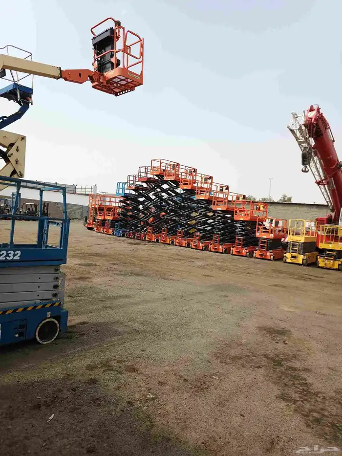 سيزر لفت ومان لفت وكرينات ورافعات شوكيه الايجار اليومي والشه 0