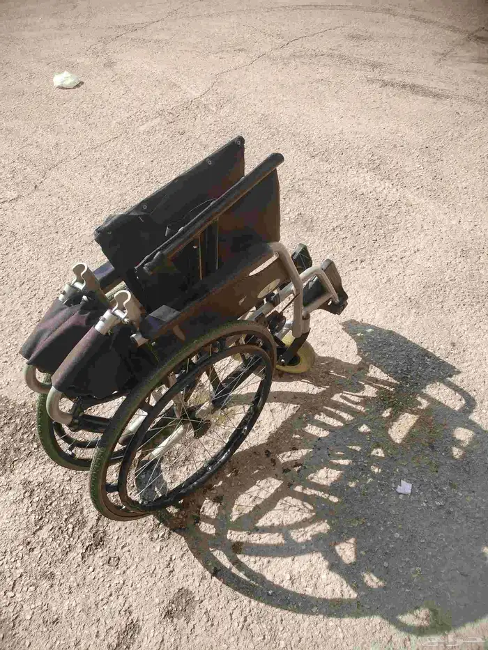 للبيع او تاجير كرسي متحرك والمنيوم الموقع النسيم يوجد توصيل 4