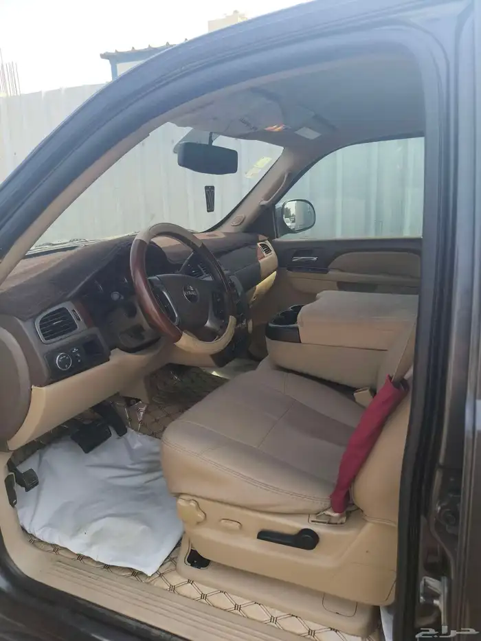 GMC Yukon model. 2011 rate. 19.000. 5