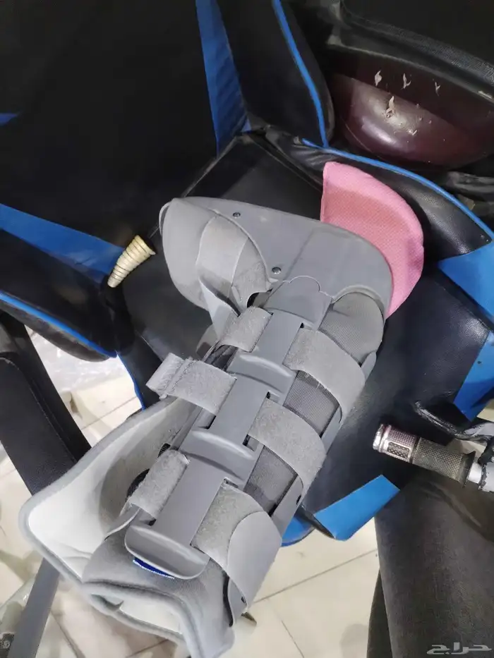 للبيع جبيرة كسر للارجل شبه جديد مقاس L. مقاس حتى 44.38 1