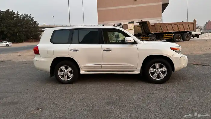 جيب لاند كروزر 2013 5