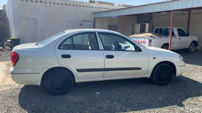 نيسان صني 2004 للبيع 3