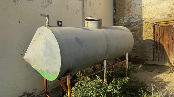 خزان مياه نظيف جدا  من الداخل 0