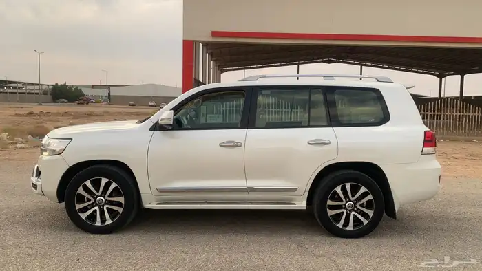 لاندكروزر GXR 2017 رقم 3 ممشى ((290)) الف ديزل 2