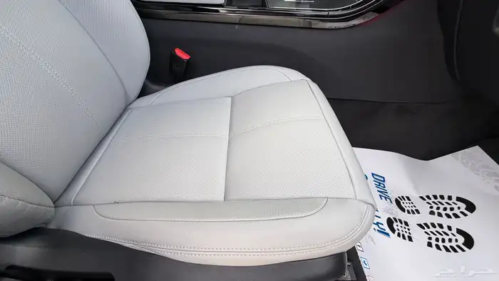 رنج فيلار SE داينمك 2024 14