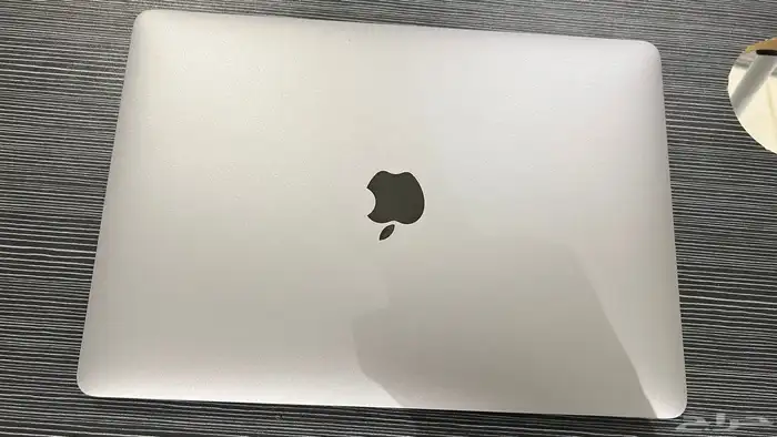 ماك بوك اير ام 1 2