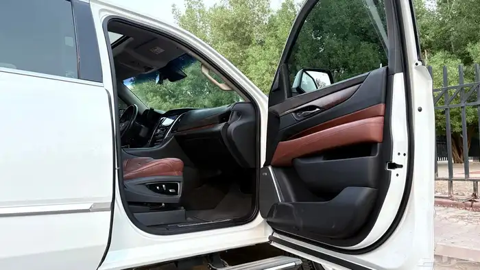 كاديلاك اسكاليد Premium 2017 ( منوة المستخدم ) 44