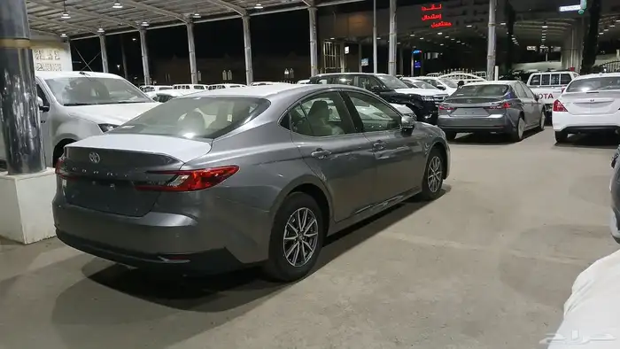 كامري E بنزين 2025 سعودي جديدده 8