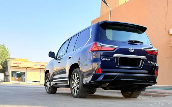 جيب لكزس LX 2018 لون كحلي منوة للمستخدم 1