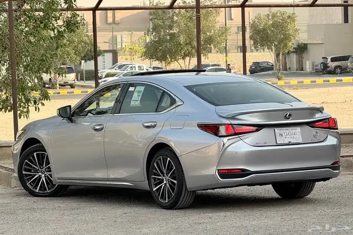 لكزس Es250 موديل 2023 فل كامل شرط 4