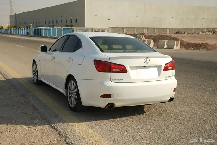 للبيع لكزس iS 300 موديل 2008 3