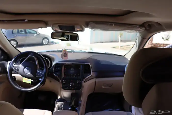 جيب شيروكي لاريدو 2015 5