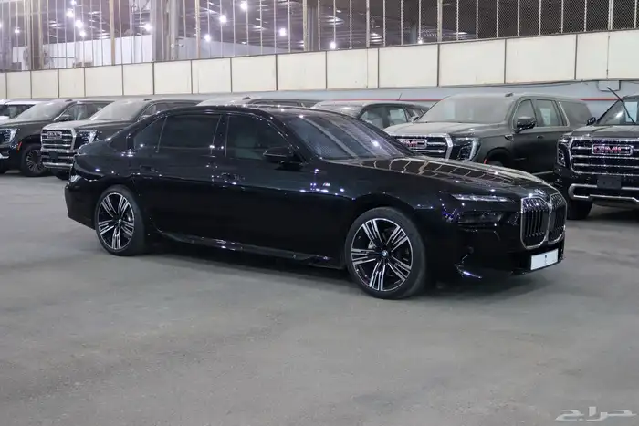 بي إم دبليو 735 M-kit موديل 2024 مستخدم بسعر 435.000 0