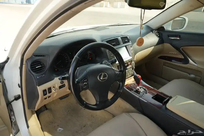 للبيع لكزس iS 300 موديل 2008 6