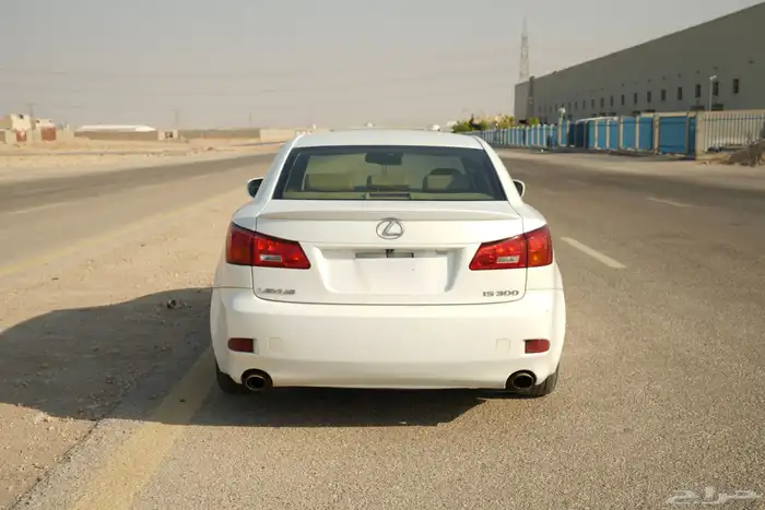 للبيع لكزس iS 300 موديل 2008 5