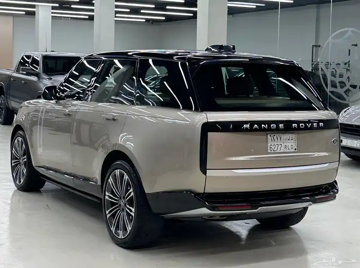 رنج روفر اوتوبيوجرفي 2023 7