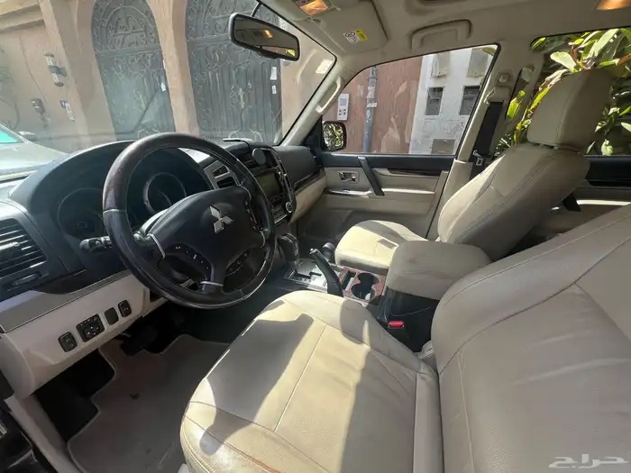 للبيع  متسوبيشي باجيرو 2017 فل علامة ذهبية (مخزن) 11