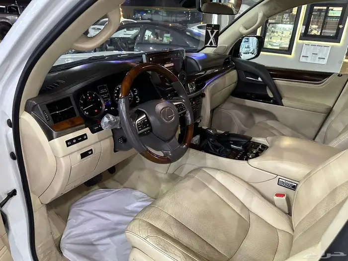 للبيع لكزس 11