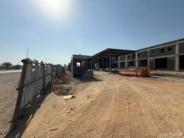 محطة بنزين بها محلات تجارية 11