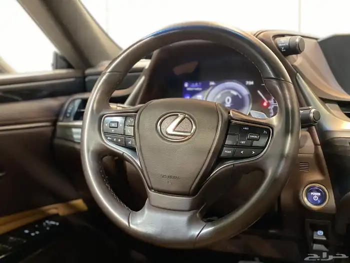 لكزس ES300h 2021 ( هايبرد ) بحالة ممتازة 12