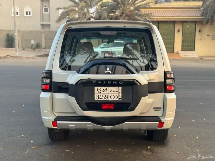 للبيع ميتسوبيشي باجيرو 2017 وكاااله 8