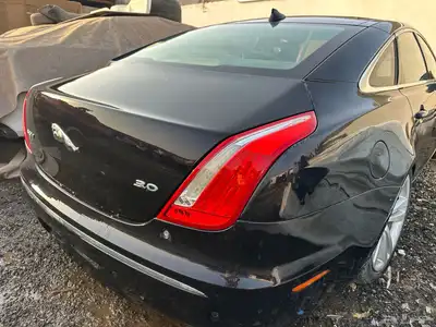 مصدومه جاكور Xj فل كامل ( بدون مكينه ) index