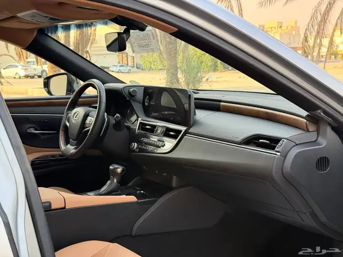 لكزس Es250 موديل 2023 فل كامل شرط 23