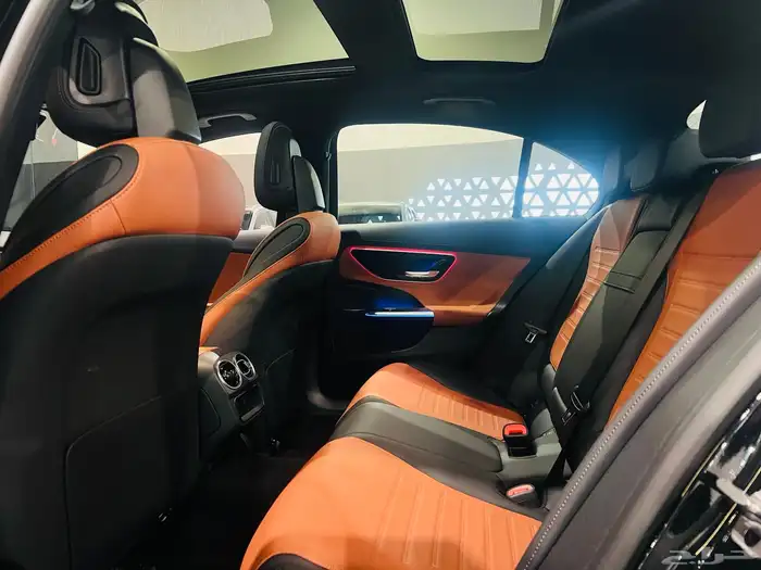 مرسيدس C200 موديل 2025 (اصفار) 37