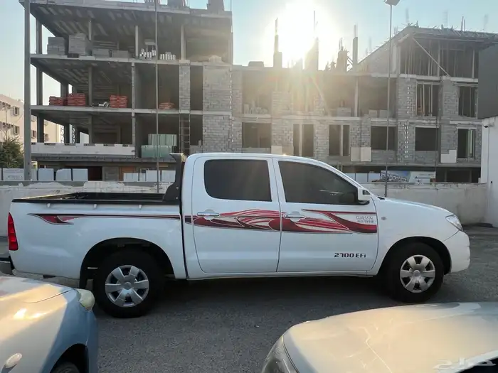 تويوتا هايلوكس GLX موديل 2010 بنزين قمة النظافه 9