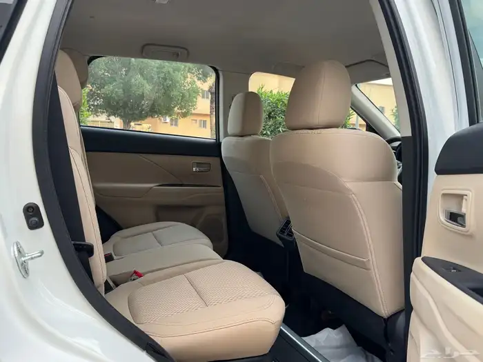 ميتسوبيشي اوتلاندر 2020 17