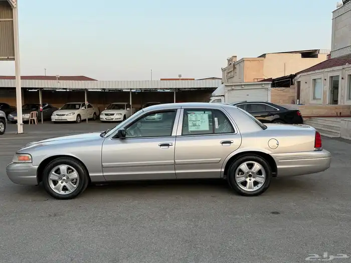 للبيع فورد فكتوريا 2011 نظيف شرط 5