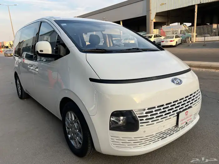 هيونداي ستاريا 2022 بنزين 9 ركاب 1