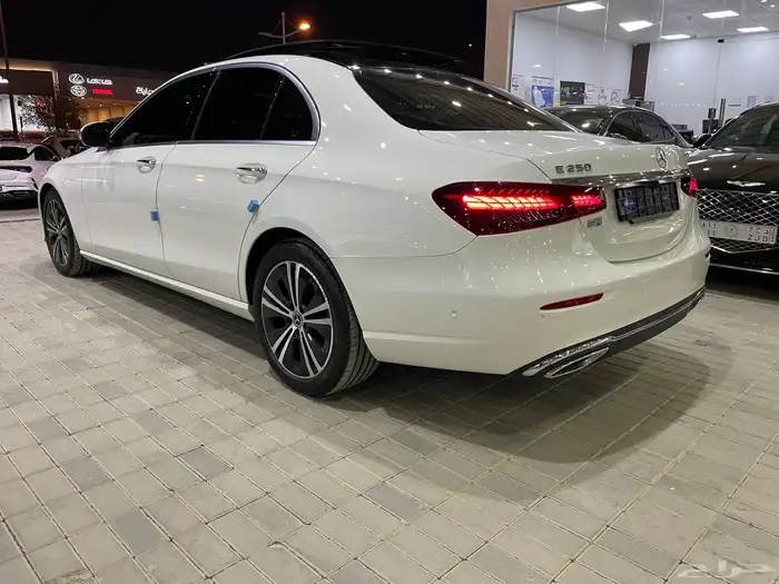مرسيدس 2021 E250 بانوراما رادار قياده ذاتيه ( بنزين ) 2.0T 3
