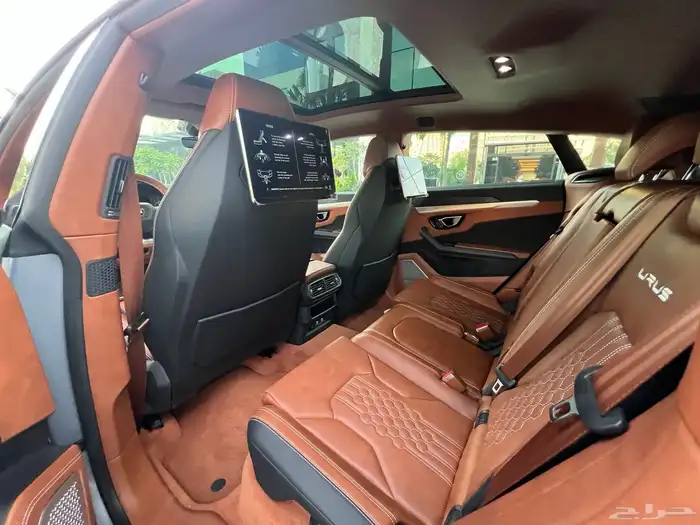 لمبرجيني اوروس S عداد 4 الاف صيانة 5 سنوات إضافية مجانا 70