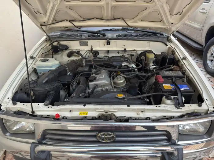 هايلكس 2001 مخزن 37