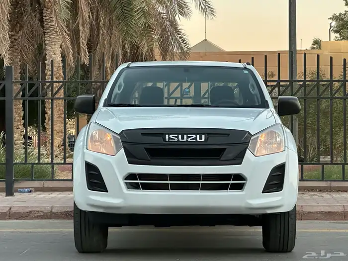 ايسوزو بكب غمارتين موديل 2023 سعودي قير عادي 10