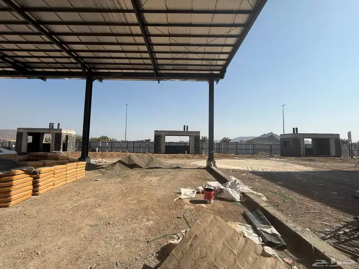 محطة بنزين بها محلات تجارية 1