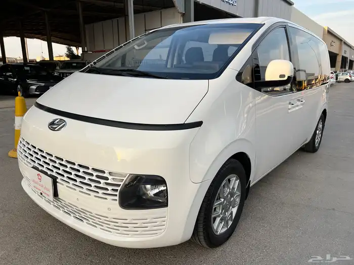 هيونداي ستاريا 2022 بنزين 9 ركاب 0