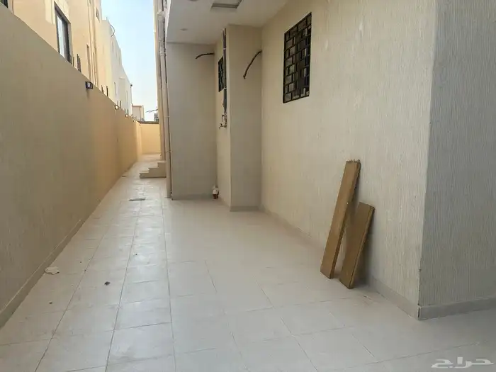 شقه ارضيه للبيع حي اليرموك مساحه كبيره 3