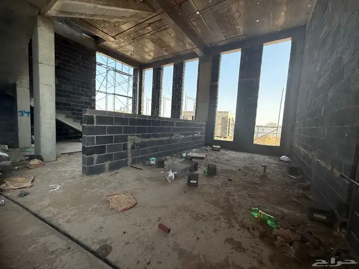 محطة بنزين بها محلات تجارية 0