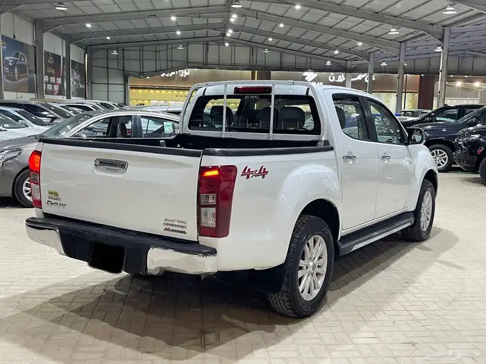 ايسوزو ديماكس 2019 4