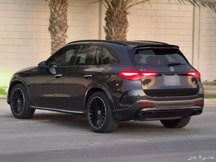 مرسيدس GLC200 2024 على الضمان و الصيانه 5