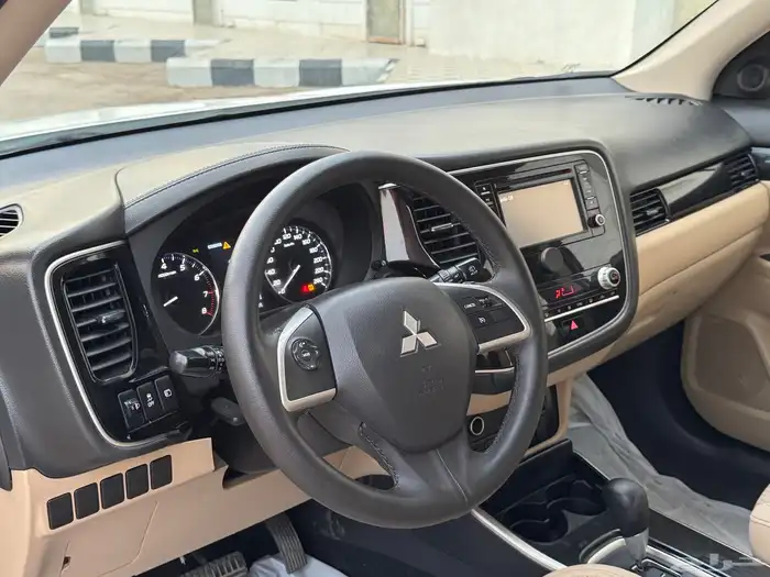 ميتسوبيشي اوتلاندر 2020 10