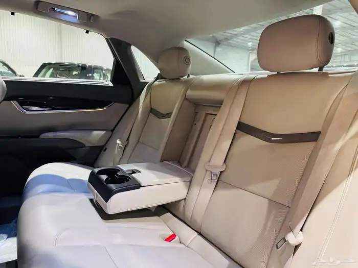 كاديلاك XT5 فل كامل نظيف جدا 9