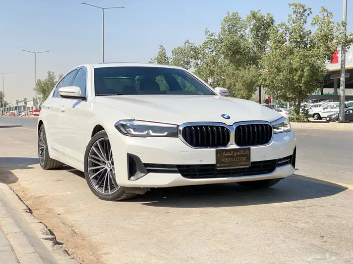 بي ام دبليو 520i 2023 الفئة الخامسه BMW 8